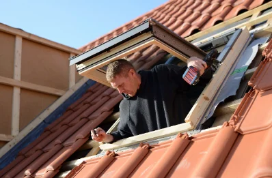 Pose de fenêtres de toit Velux à Latronche